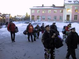 img_0187 - Picture taken: 2001-02-16 16:34:21

People walking towards the school.

