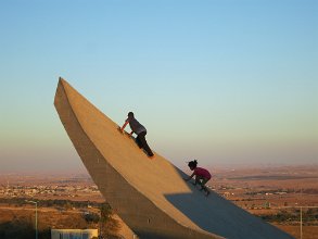 IMG_7995 A monument on top of a hill in Beer Sheva