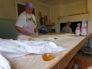 20190705_142502 Lilian and Kenneth are making flatbread